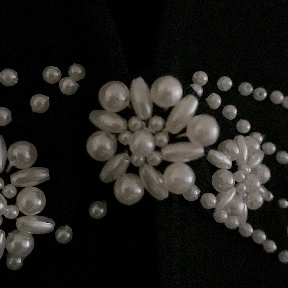 Cable & Gauge Gorgeous Dressy Cardigan has Pearly beads deco, front hook closure - Picture 5 of 9